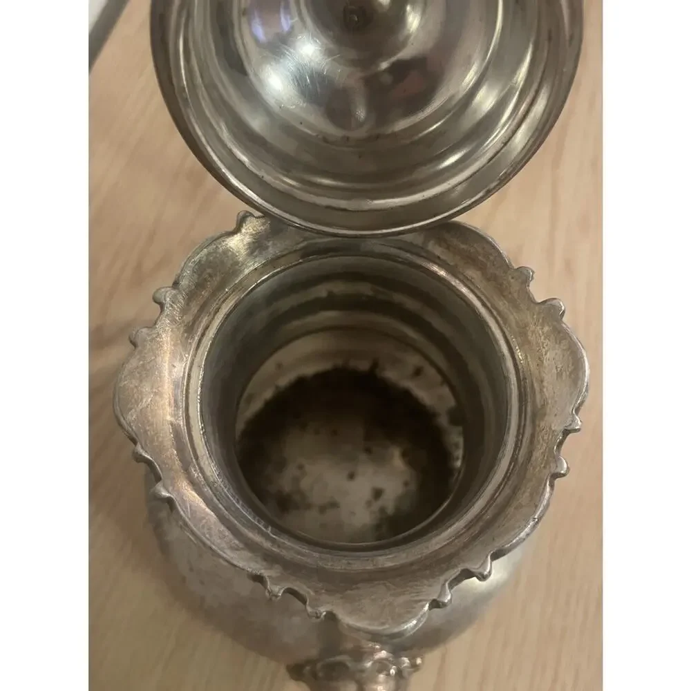 VTG 6” Meriden B. Company Silverplate Victorian Fleur de Lis Teapot #912 READ